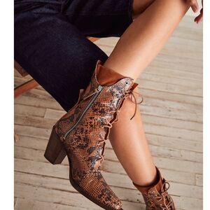 Rare Free People Leather Lace Up Boots size 36 made in Portugal